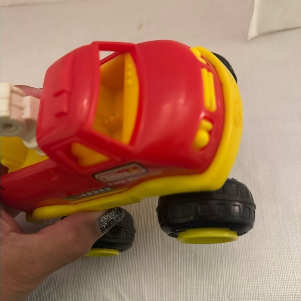 Bright Red and Yellow Tonka Fire Rescue Toy Truck with Ladder. - Picture 10 of 12